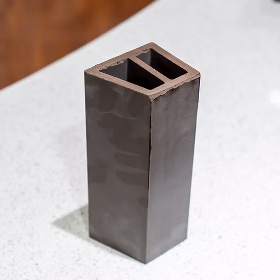 Heißer Verkauf hochwertiger Holz-Kunststoff-Verbundwerkstoff WPC maßgeschneiderter Gartenzaun für den Außenbereich